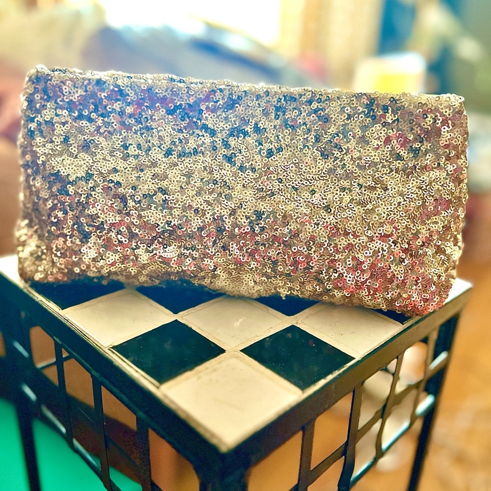 Victoria’s Secret Gold Sequin Clutch - Picture 13 of 16